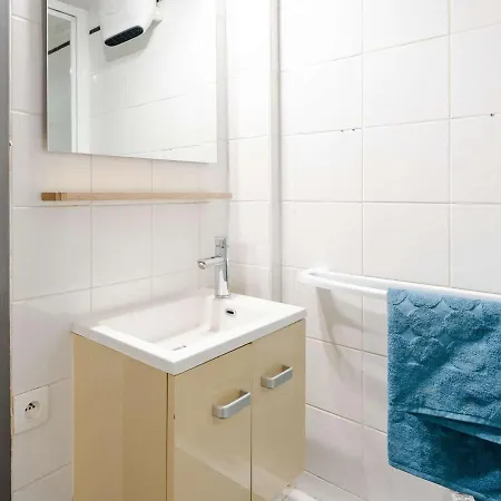 T2 Mezzanine Narbonne-plage - 6 Pers, Proche Plage, Parking Gratuit, Sans Animaux - Fr-1-409-243 *